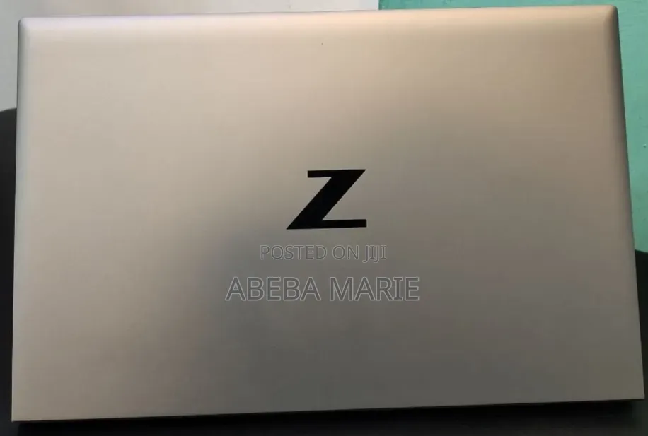 New Laptop HP ZBook Firefly G8 16GB Intel Core i7 SSD 512GB