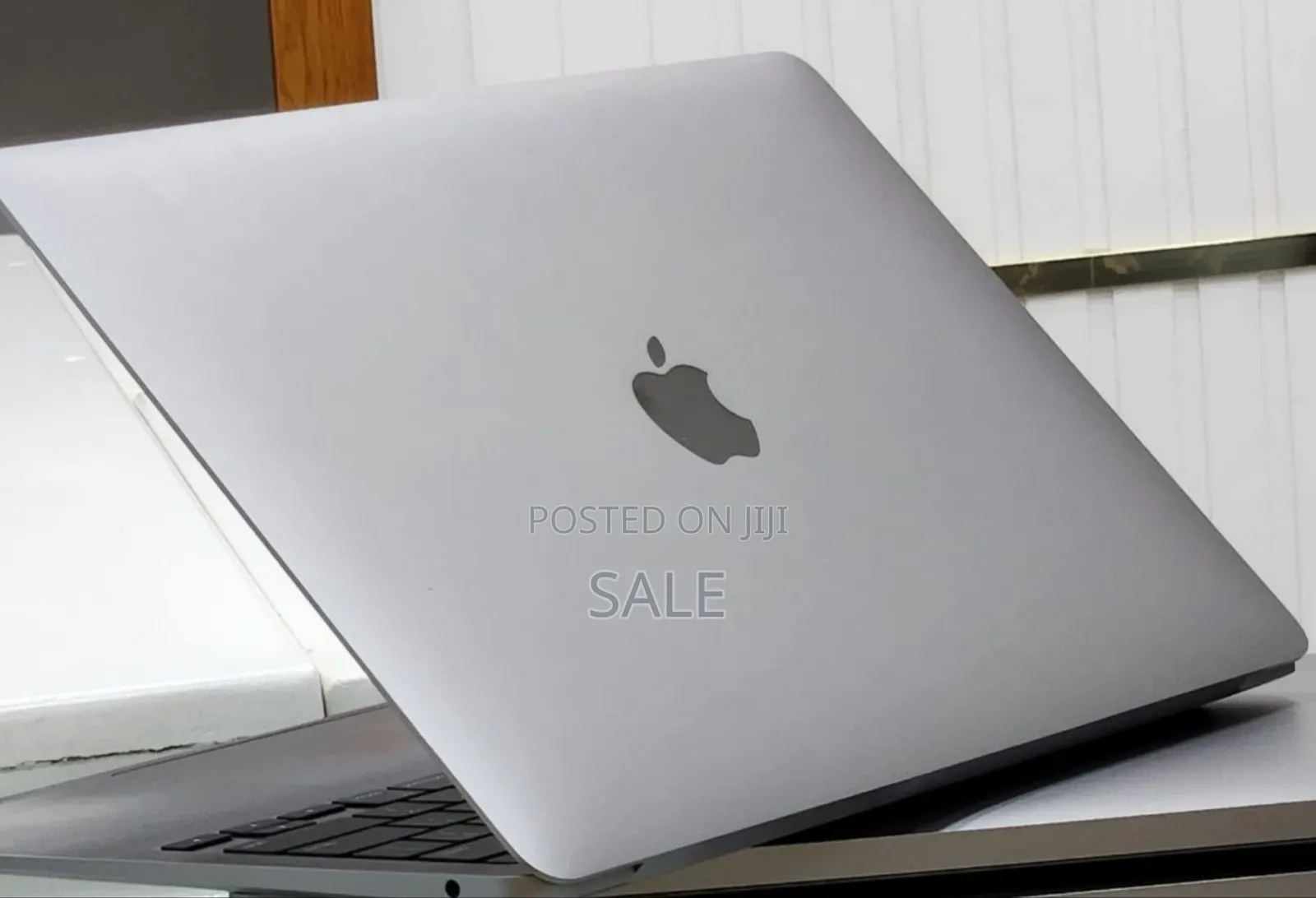 New Laptop Apple MacBook Air 2020 M1 8GB Apple M1 SSD 256GB