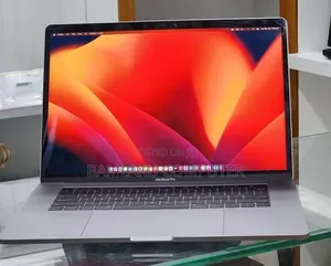 New Laptop Apple MacBook Pro 2017 16GB Intel Core i7 SSD 512GB