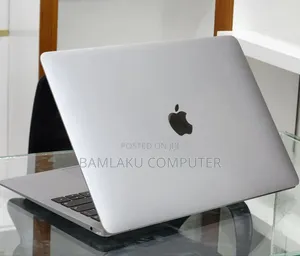 New Laptop Apple MacBook Pro 2020 M1 16GB Apple M1 Pro SSD 256GB