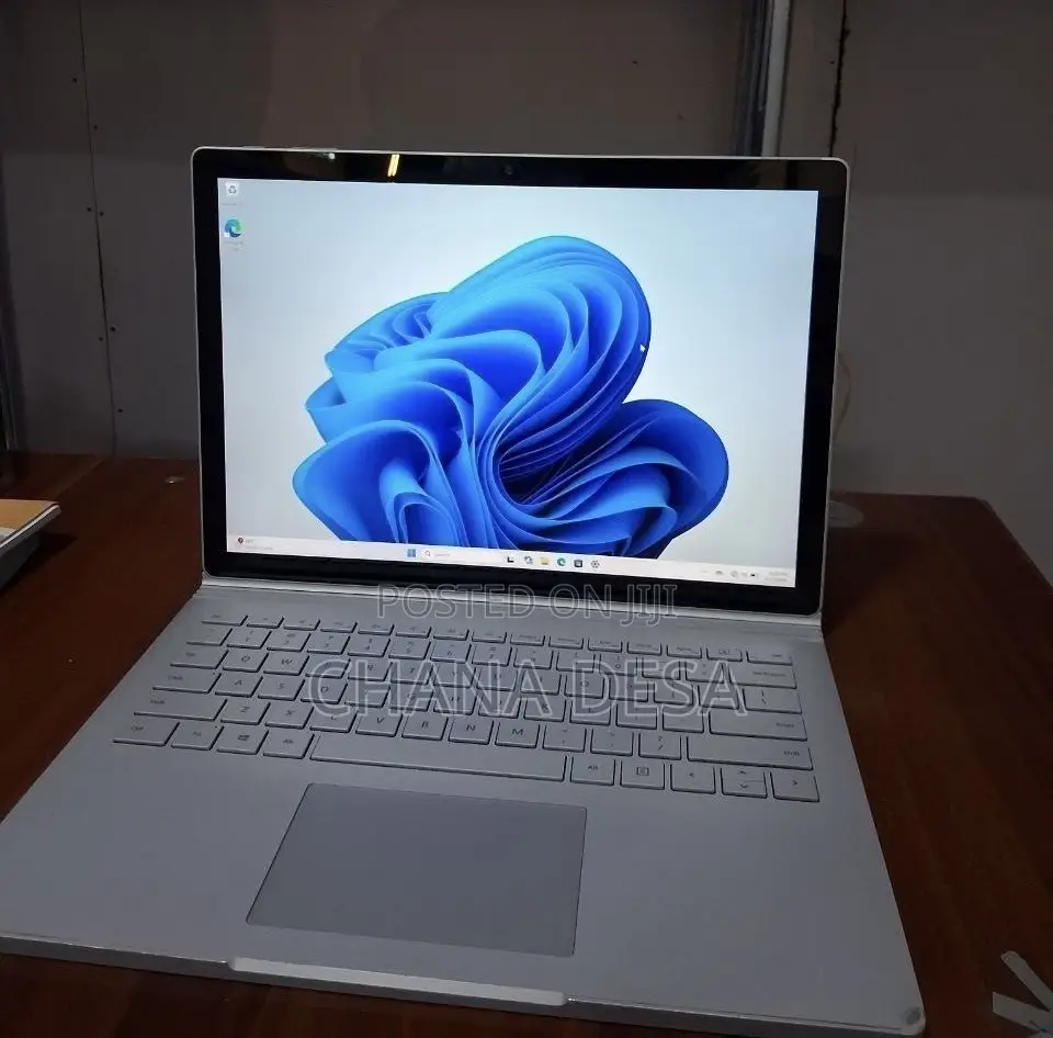 New Laptop Microsoft Surface Book 2 16GB Intel Core i7 SSD 512GB