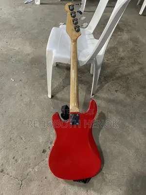 4 String Bass Guitar