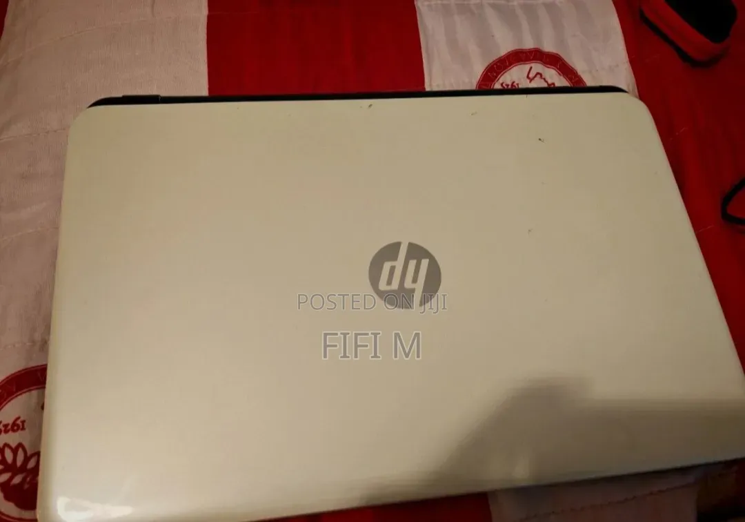Laptop HP 15-ra003nia 4GB Intel Celeron HDD 500GB