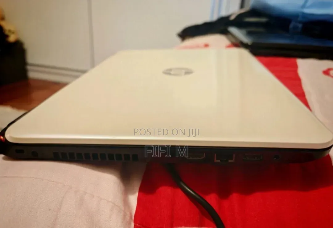 Laptop HP 15-ra003nia 4GB Intel Celeron HDD 500GB