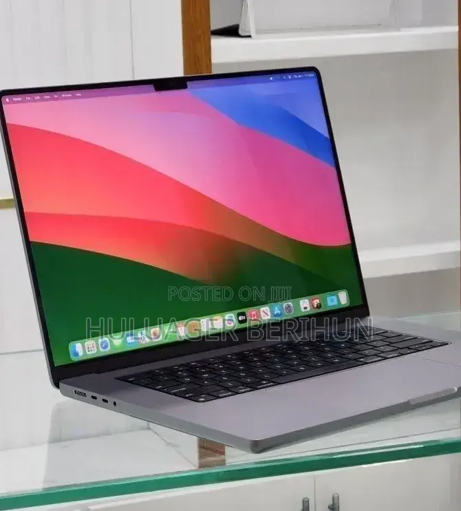 New Laptop Apple MacBook Pro 2016 32GB Apple M1 SSD 512GB
