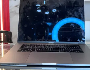 New Laptop Apple MacBook Pro 2018 16GB Intel Core i7 SSD 512GB