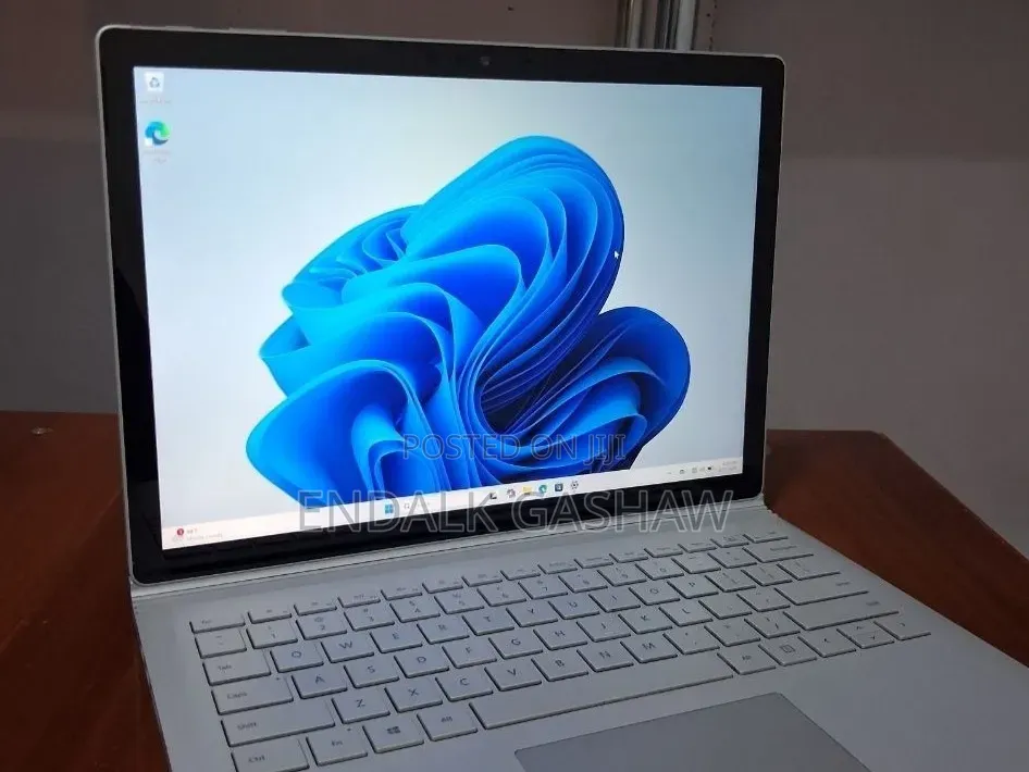 New Laptop Microsoft Surface Book 2 16GB Intel Core i7 SSD 512GB