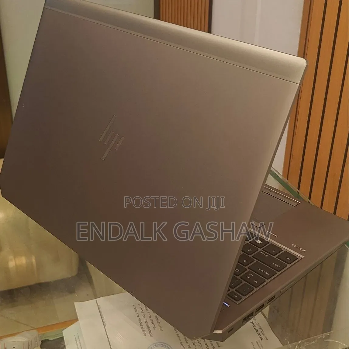 New Laptop HP ZBook Studio G5 16GB Intel Core i5 SSD 512GB
