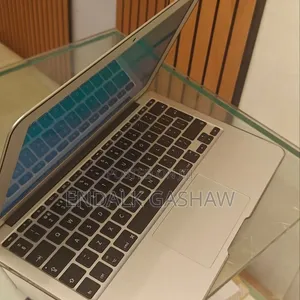 New Laptop Apple MacBook Pro 2015 4GB Intel Core i5 SSD 128GB