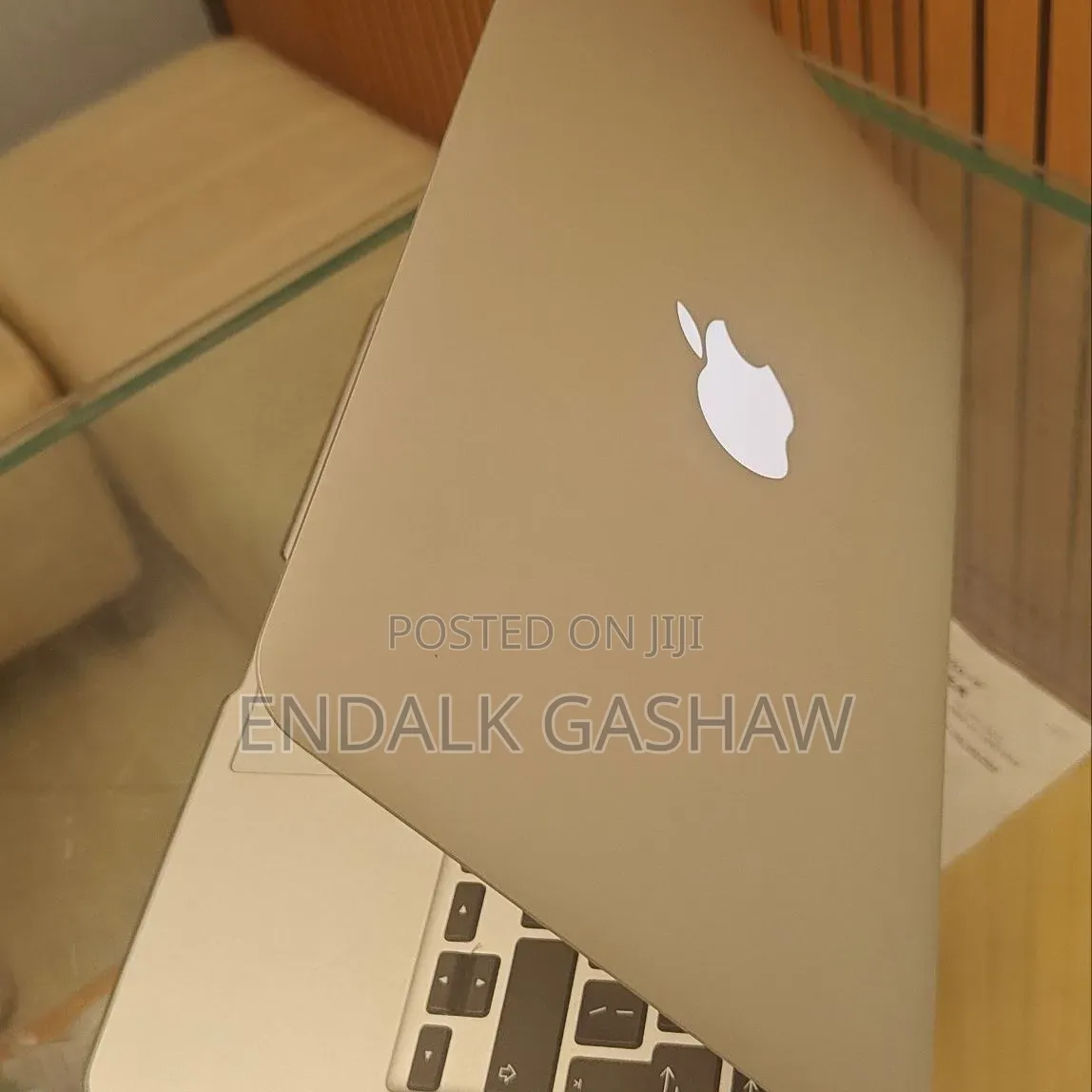 New Laptop Apple MacBook Pro 2015 4GB Intel Core i5 SSD 128GB