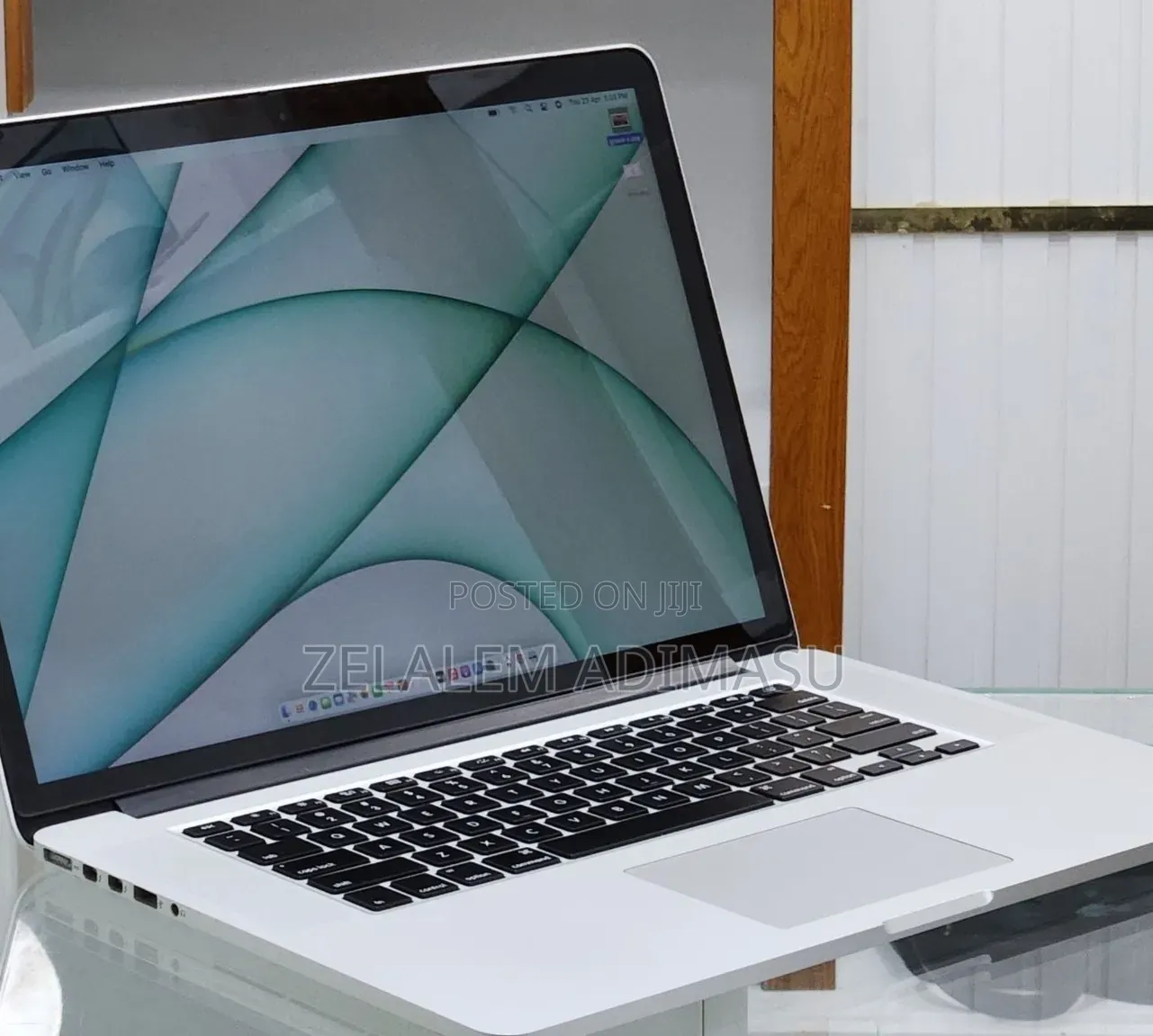 New Laptop Apple MacBook Pro 2015 16GB Intel Core i7 SSD 512GB