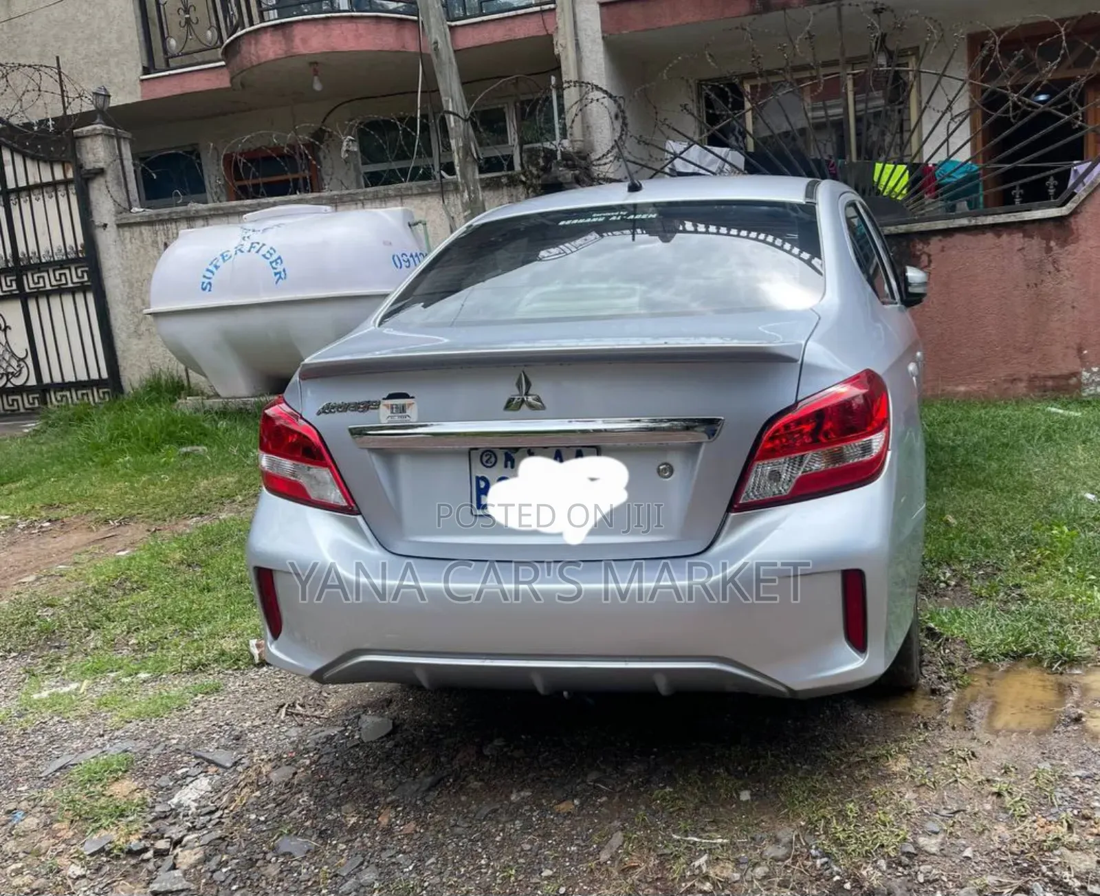 Mitsubishi Attrage 2021 Silver