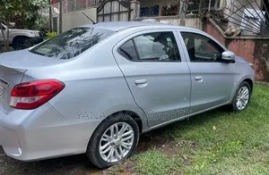 Mitsubishi Attrage 2021 Silver