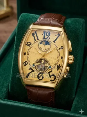 Sewor Men's Mechanical Wristwatch With a Gold-Tone Tonneauno