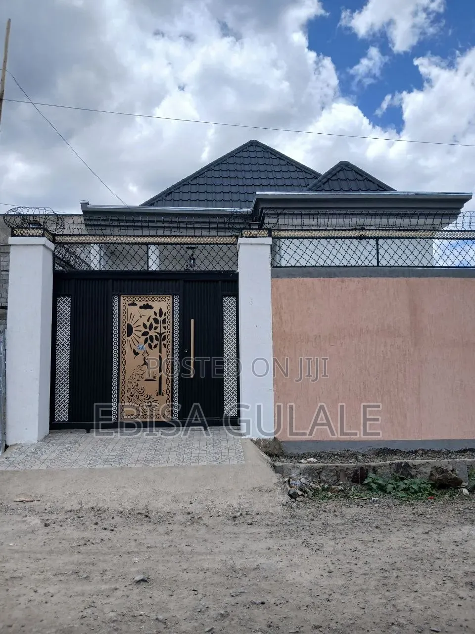 Furnished 4bdrm Farm House in Yeka for sale