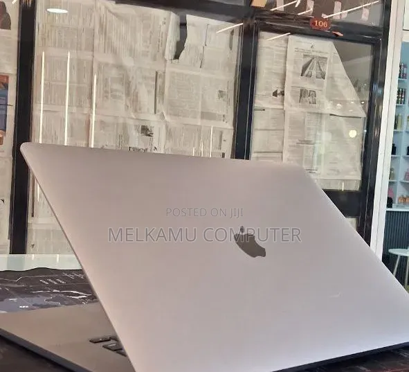 New Laptop Apple MacBook Pro 2019 32GB Intel Core i7 SSD 128GB