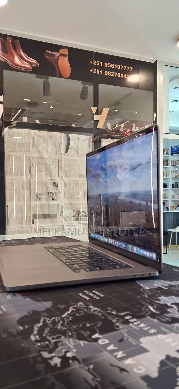 New Laptop Apple MacBook Pro 2019 32GB Intel Core i7 SSD 128GB
