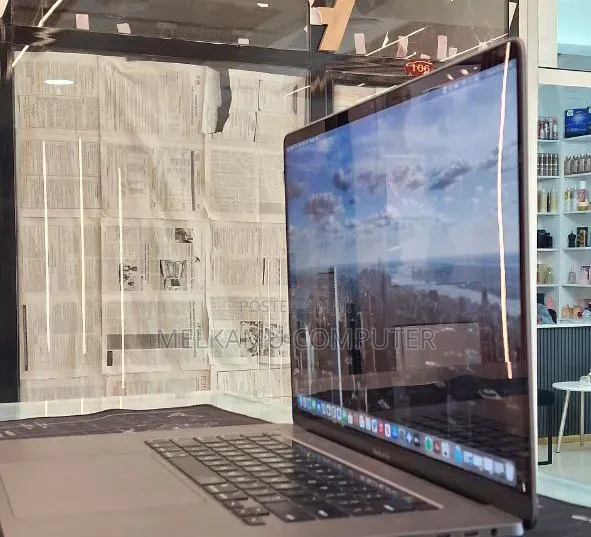 New Laptop Apple MacBook Pro 2019 32GB Intel Core i7 SSD 128GB