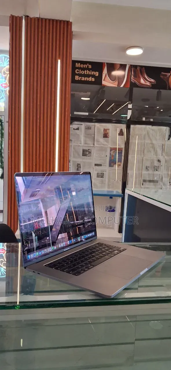 New Laptop Apple MacBook Pro 2019 32GB Intel Core i7 SSD 128GB