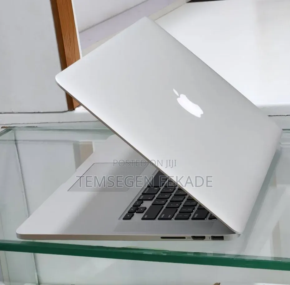 New Laptop Apple MacBook Pro 2015 16GB Intel Core i7 SSD 512GB