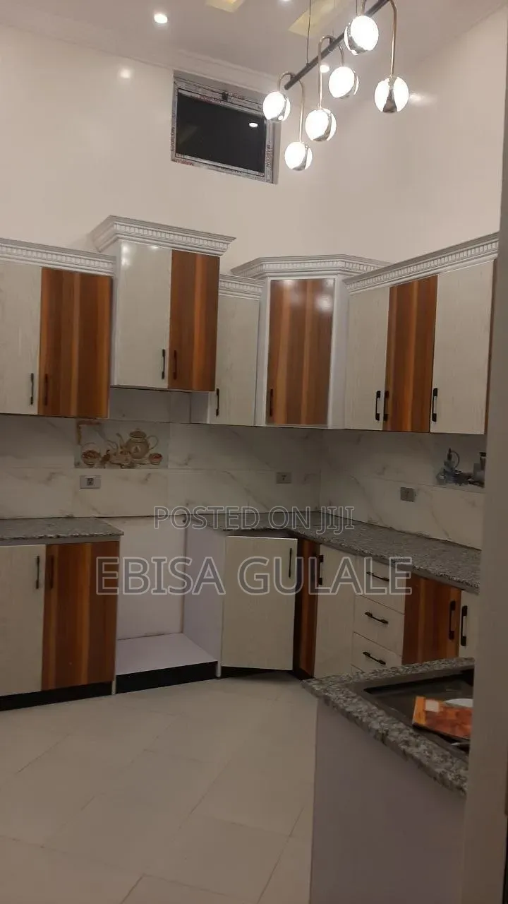 Furnished 7bdrm Farm House in Yeka for sale