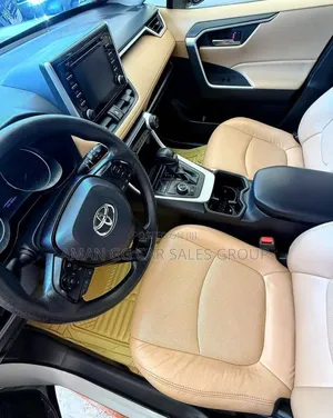 Toyota RAV4 2023 White