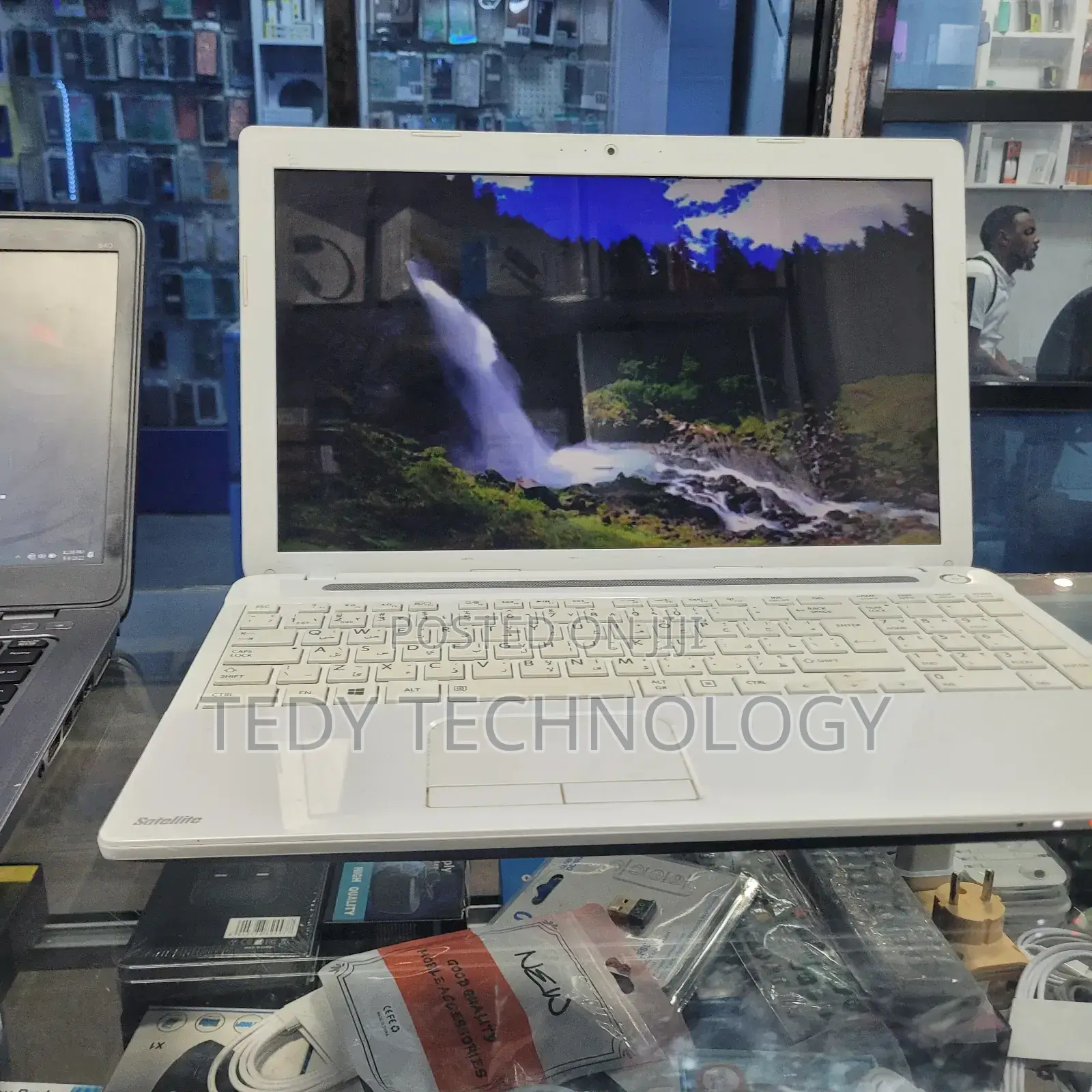 New Laptop Toshiba Satellite C55 8GB Intel Core i3 HDD 500GB