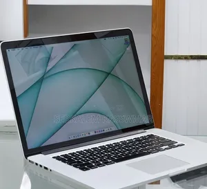 New Laptop Apple MacBook Pro 16GB Intel Core i7 SSD 512GB