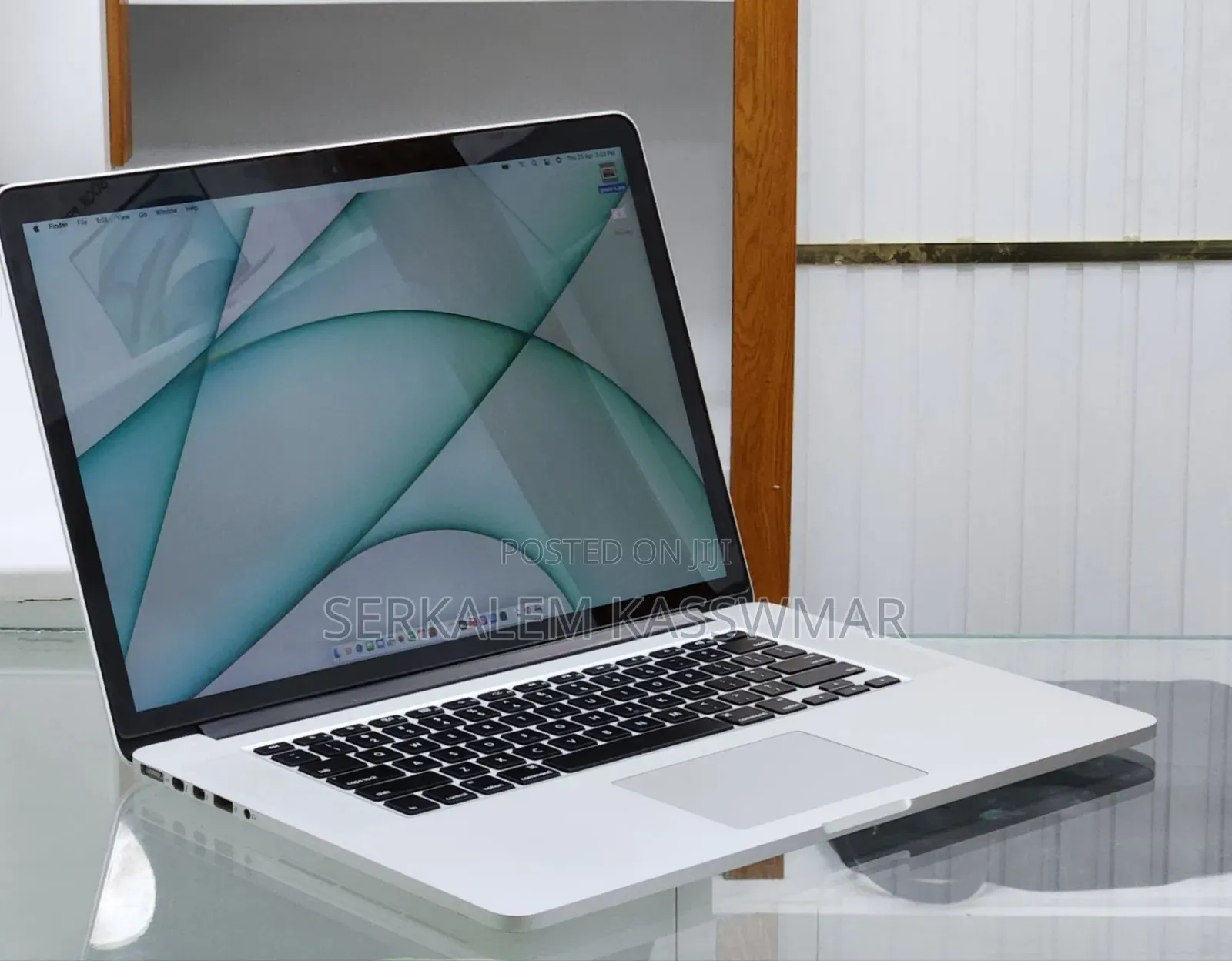New Laptop Apple MacBook Pro 16GB Intel Core i7 SSD 512GB