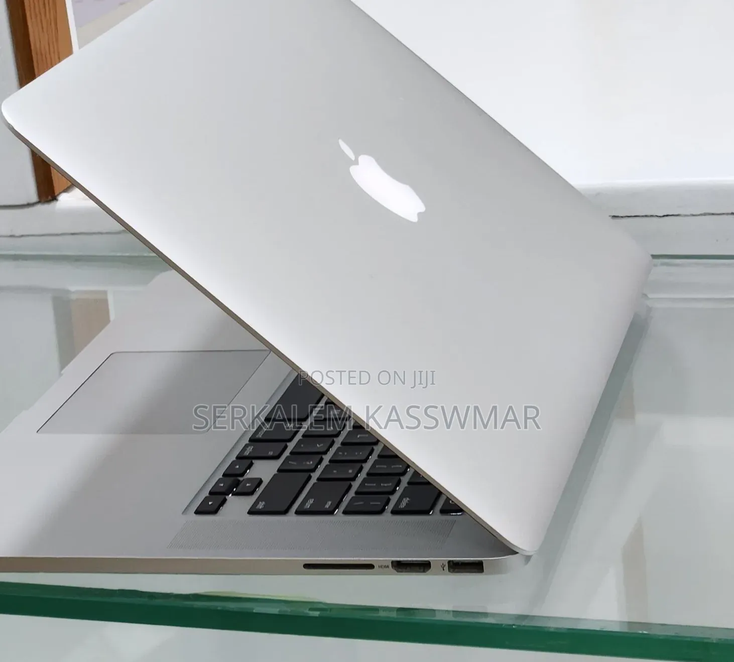 New Laptop Apple MacBook Pro 16GB Intel Core i7 SSD 512GB
