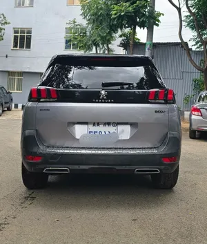 Peugeot 5008 2020 Gray