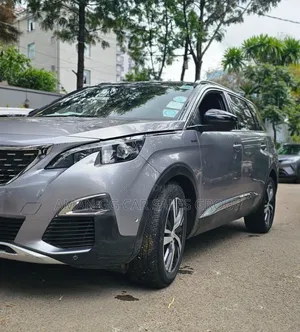 Peugeot 5008 2020 Gray