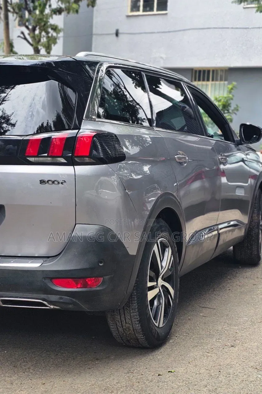 Peugeot 5008 2020 Gray