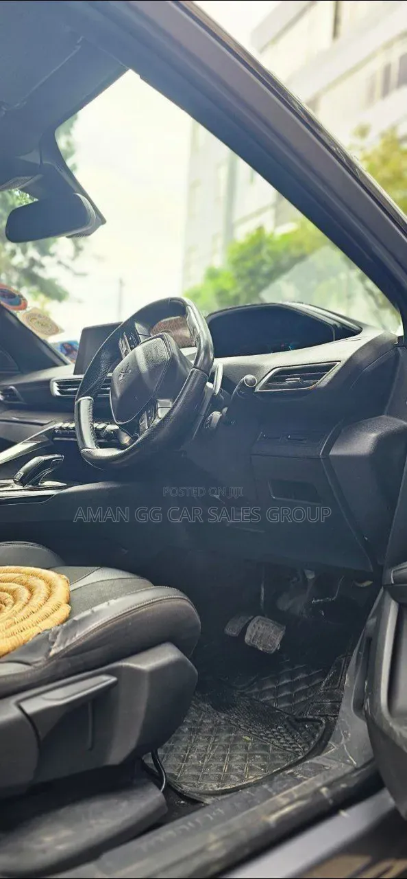 Peugeot 5008 2020 Gray