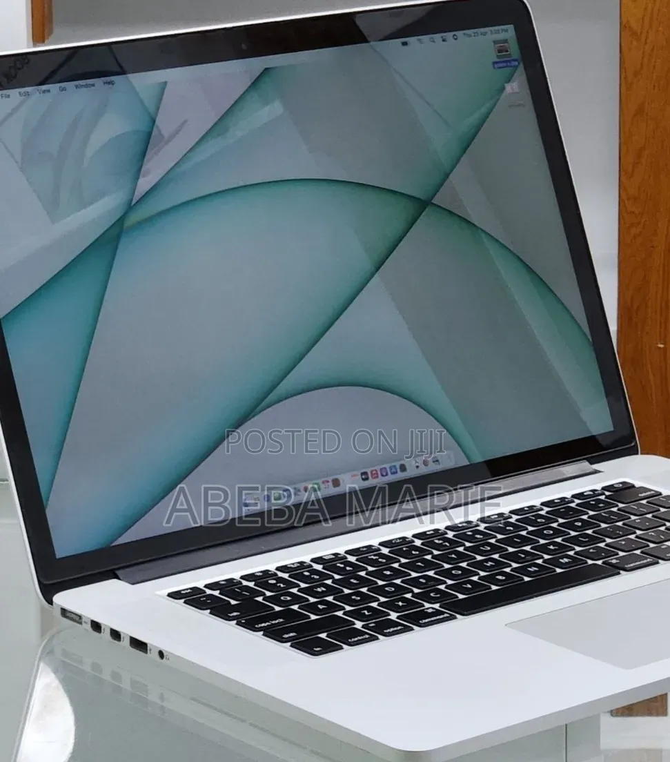 New Laptop Apple MacBook Pro 2015 16GB Intel Core i7 SSD 512GB