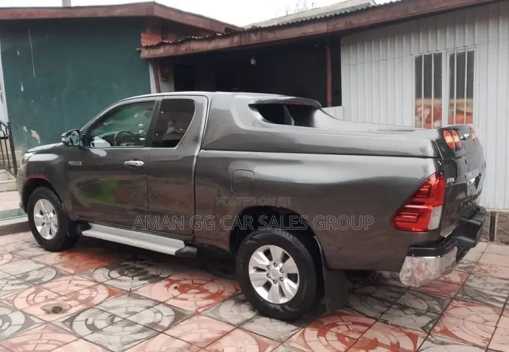 Toyota Hilux 2018 Gray