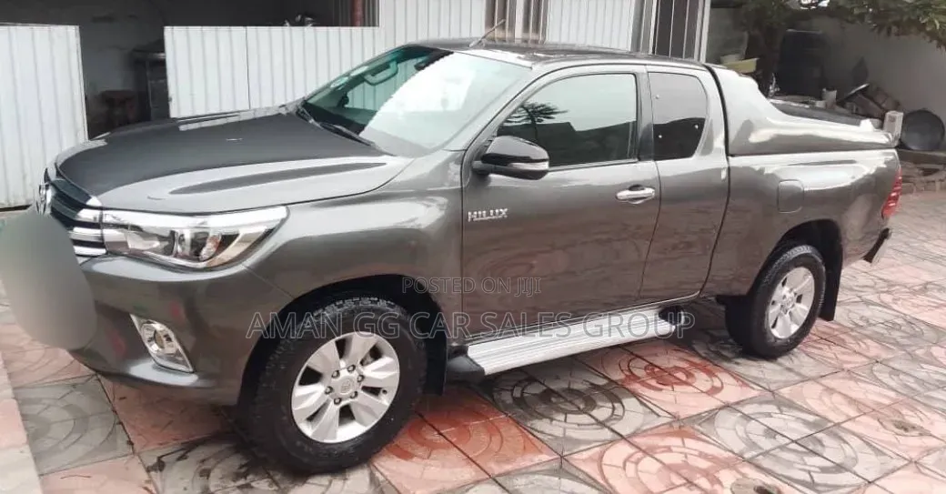 Toyota Hilux 2018 Gray