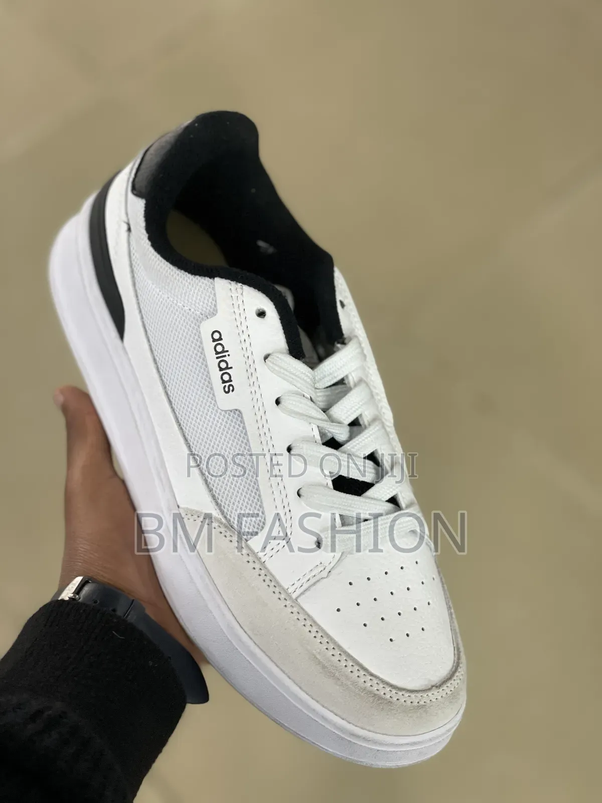 Adidas Courtic Sneakers