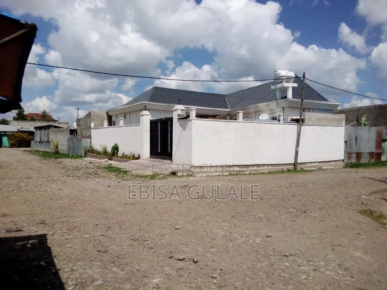 Furnished 6bdrm Farm House in Yeka for sale