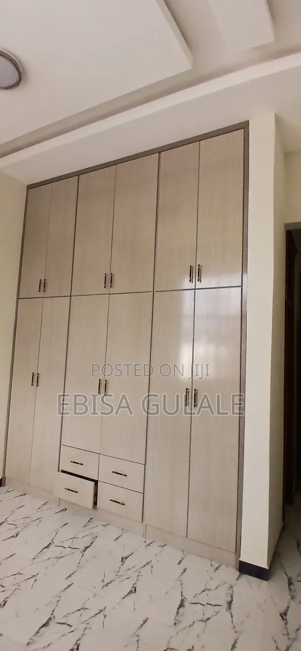 Furnished 6bdrm Farm House in Yeka for sale