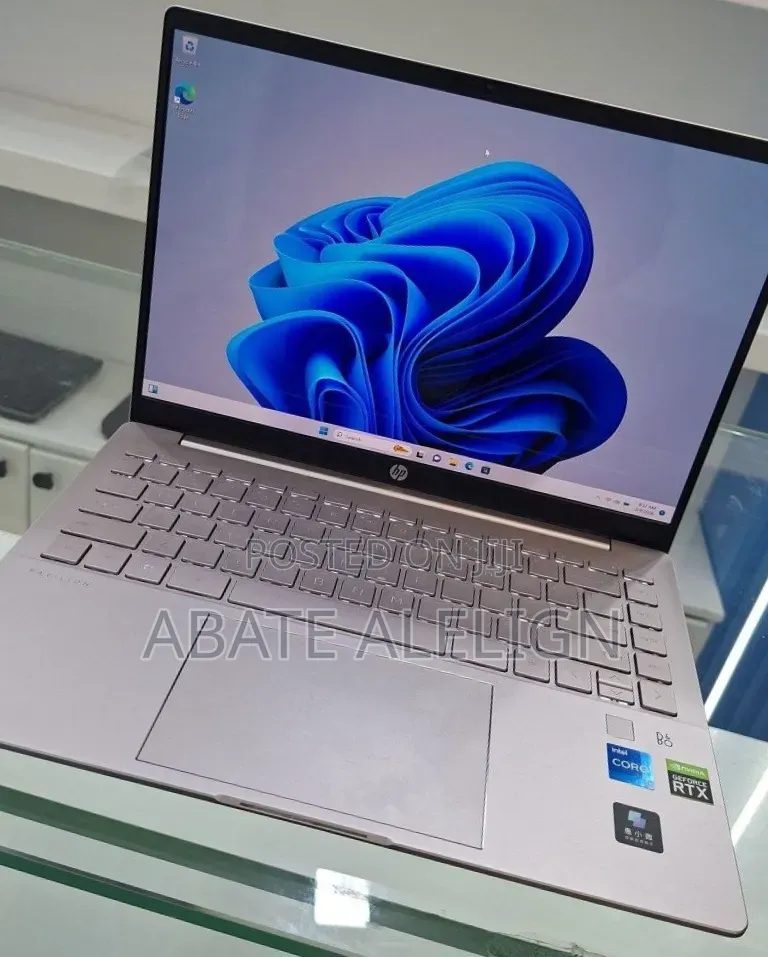 New Laptop HP Pavilion 15 8GB Intel Core i7 SSD 512GB