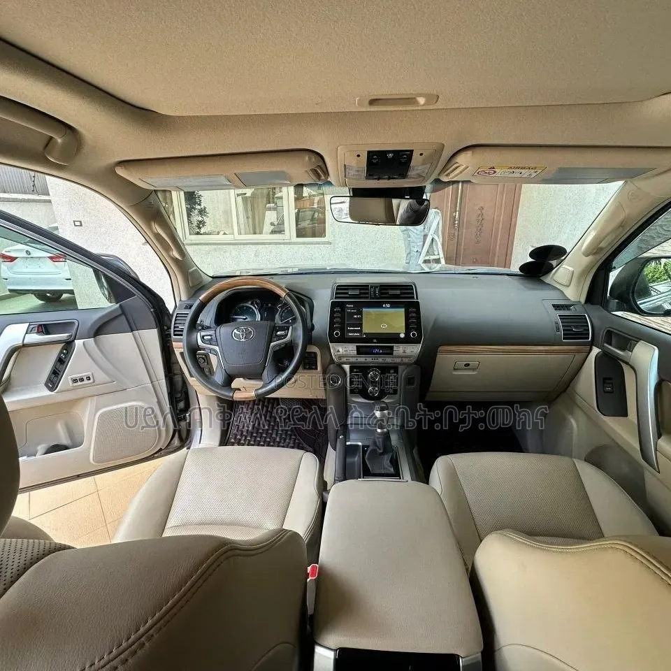 Toyota Land Cruiser Prado 2021 Pink
