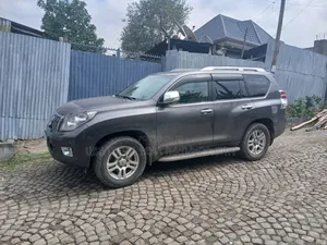 Toyota Land Cruiser Prado 2011 Gray