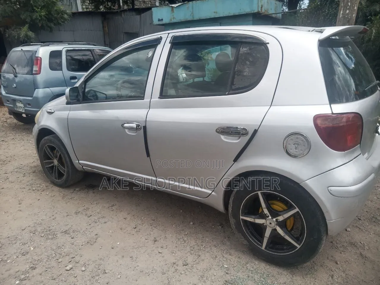 Toyota Vitz 2002 Silver