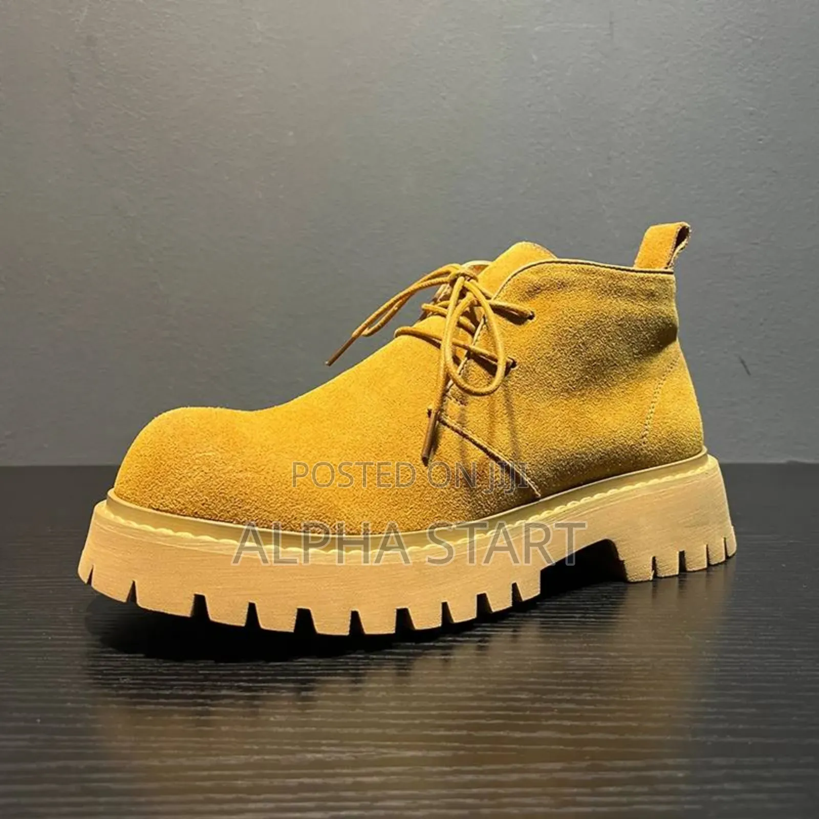 New Arrival አዲስ የገቡ Velvet Fashion Boots Stock Materials