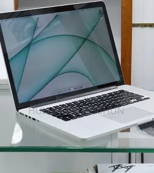 New Laptop Apple MacBook Pro 2015 16GB Intel Core i7 SSD 512GB
