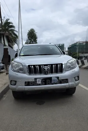 Toyota Land Cruiser Prado 2012 Silver