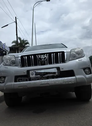 Toyota Land Cruiser Prado 2012 Silver