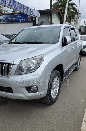 Toyota Land Cruiser Prado 2012 Silver