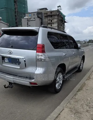 Toyota Land Cruiser Prado 2012 Silver